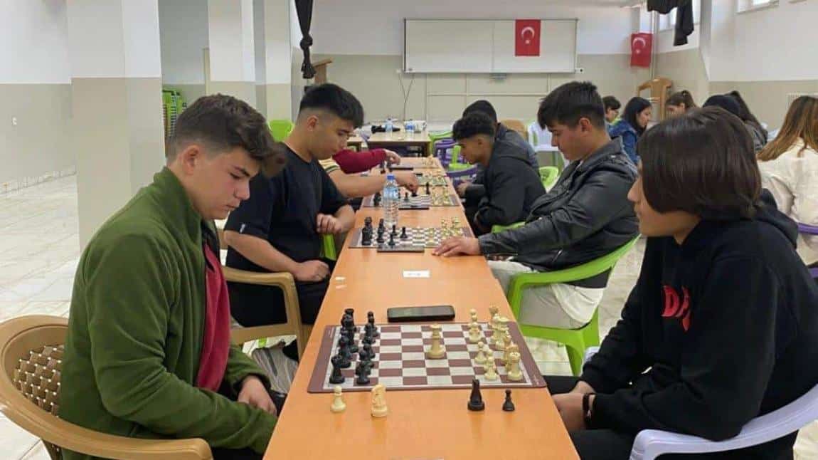 Okulumuz Öğrencileri Satranç Turnuvasında İlçe 2. Si Oldu